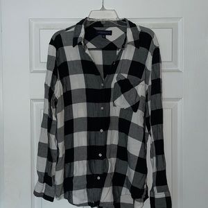 Women’s plaid button up